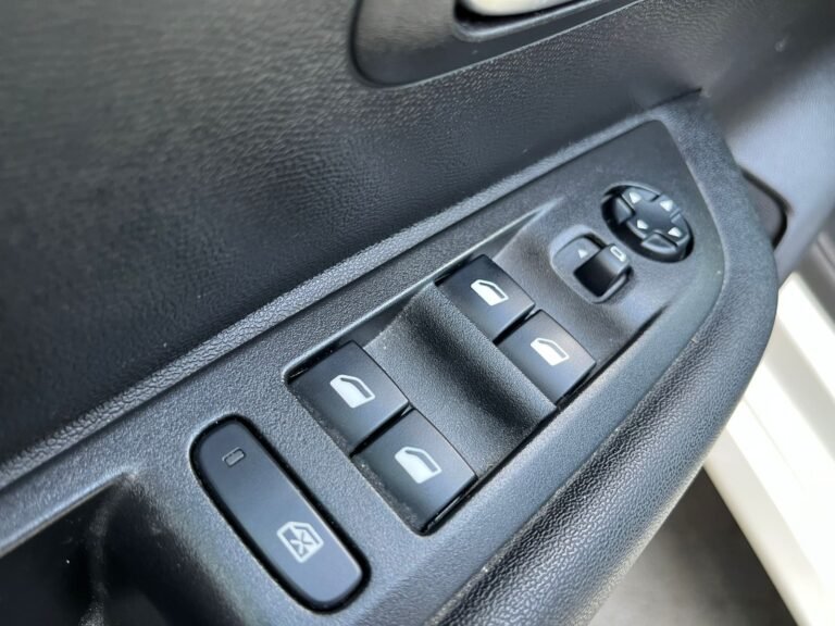 WhatsApp Image 2025-11-10 at 15.58.27