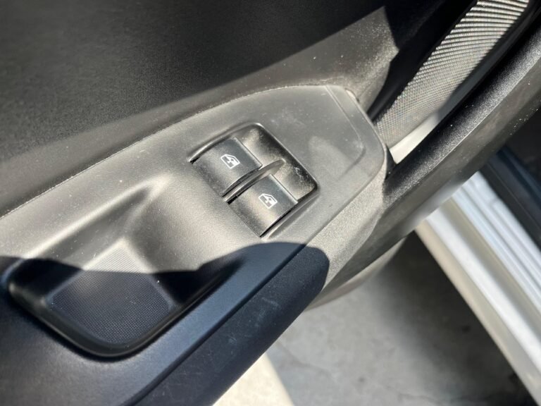 WhatsApp Image 2025-11-26 at 10.06.44 (7)